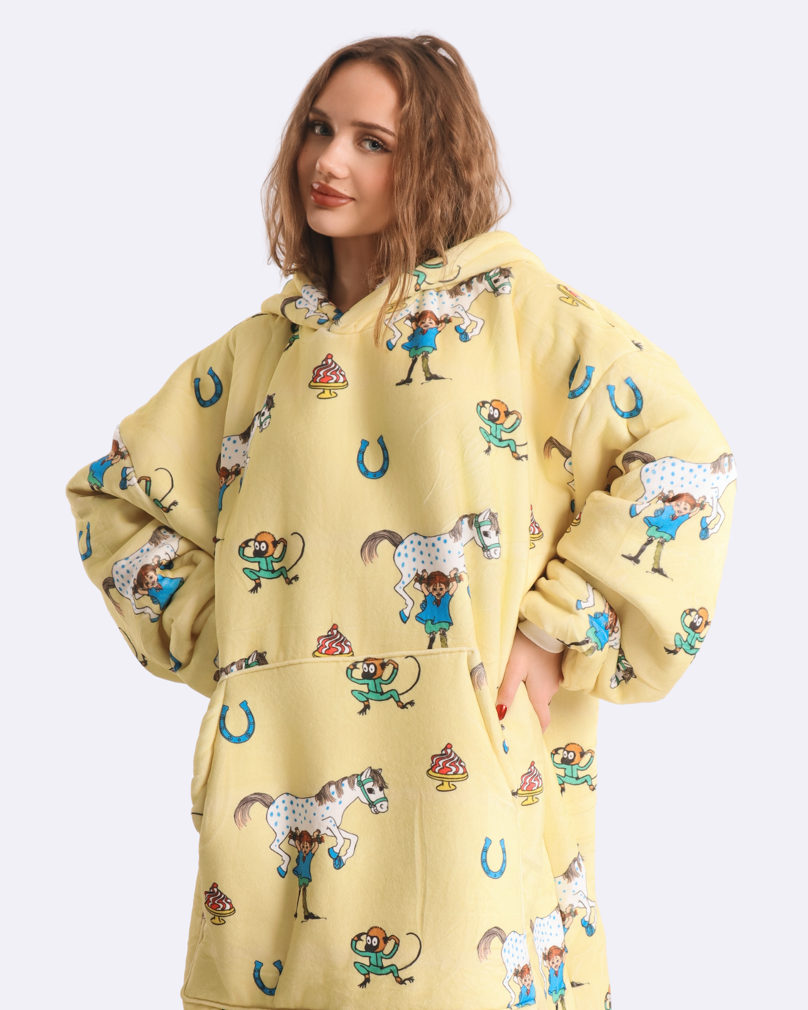 Pippi met Nonsji  in de kleur geel